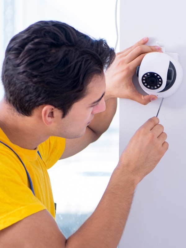 Impianto di videosorveglianza telecamera murale
